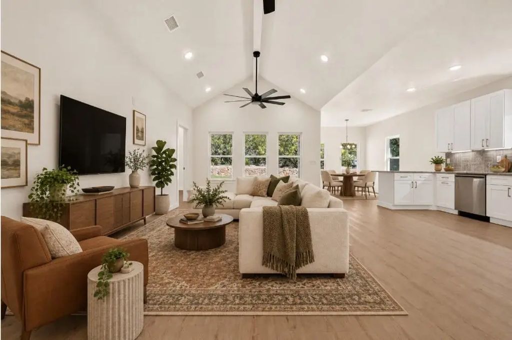1312 Phoenix Court, Granbury