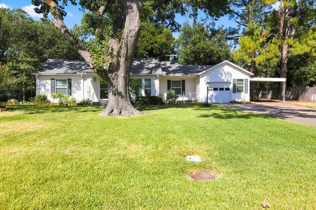 603 Merritt Street, River Oaks