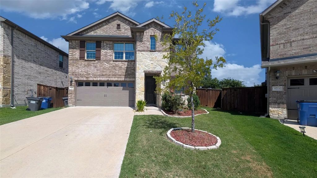 7002 Running Iron Trail, Sachse