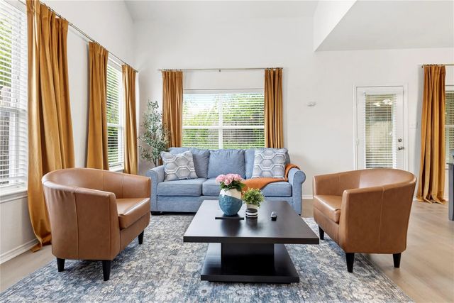 1081 Enfilar Lane, Arlington