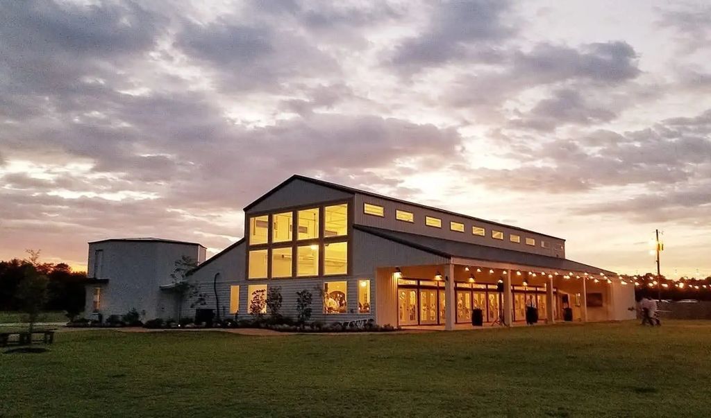 792 County Road 4945, Leonard