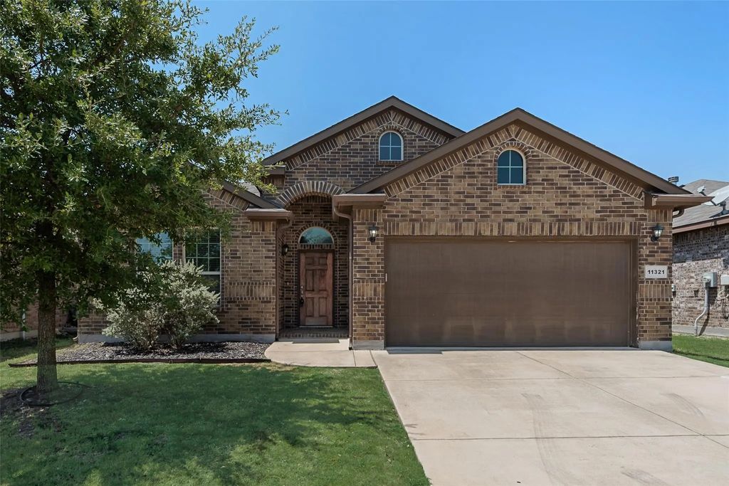 11321 Gold Canyon Drive, Fort Worth