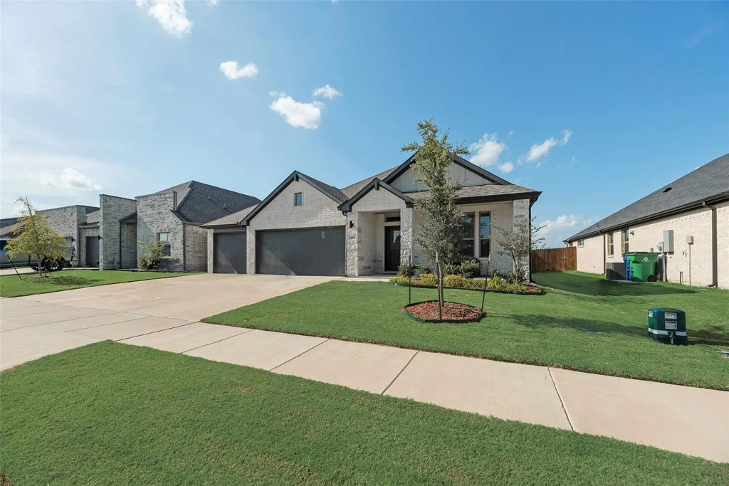 433 Leopold Trail, Waxahachie