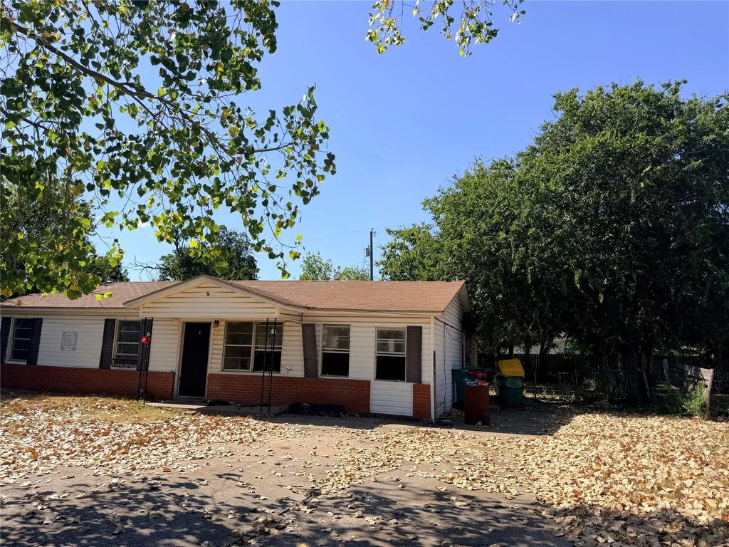 313 Lawndale Street, Robinson
