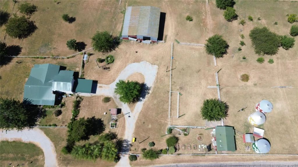 117 County Road 2646, Decatur