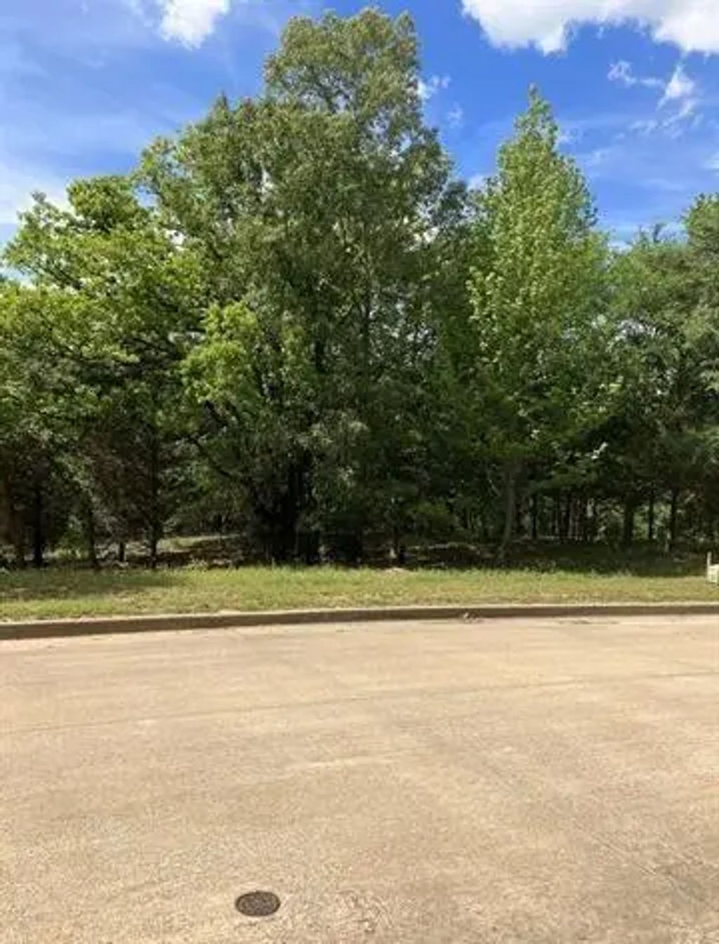 2433 Wellington Trace, Tyler