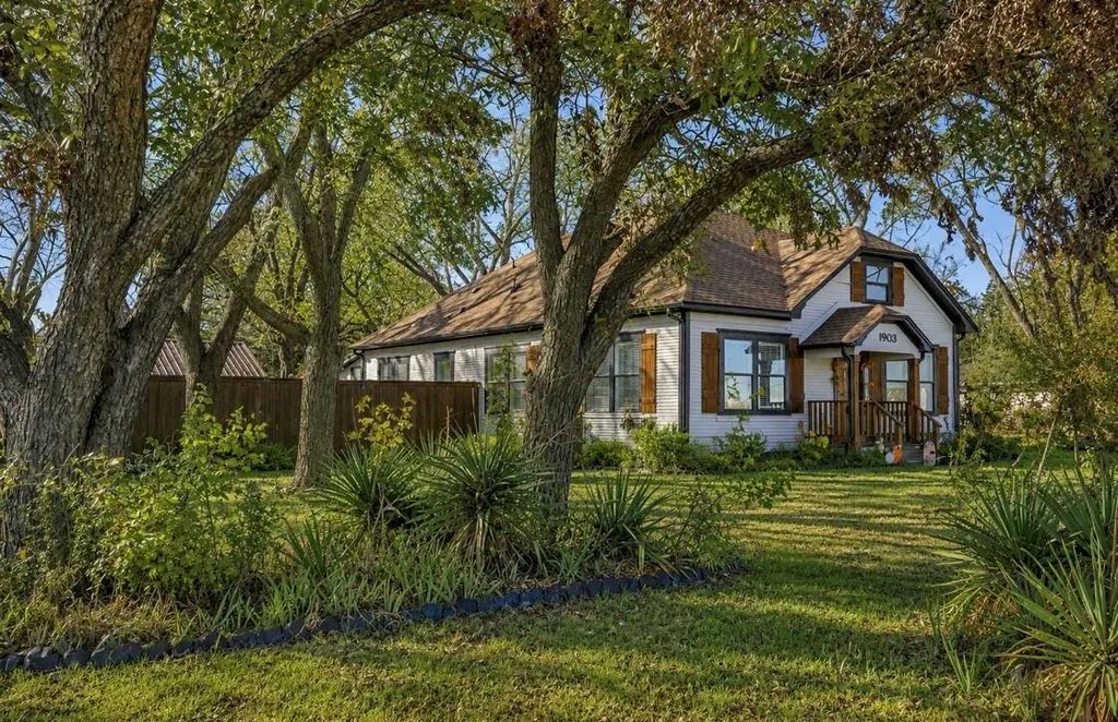 1903 N Weaver Street, Gainesville