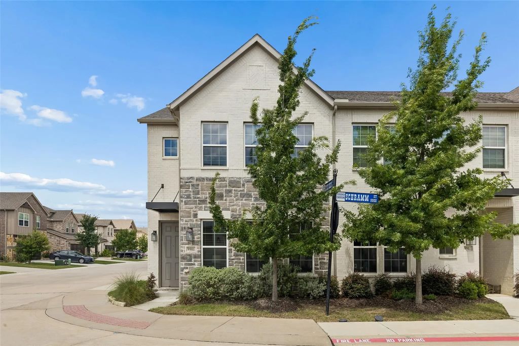 9901 Schramm Street, Irving