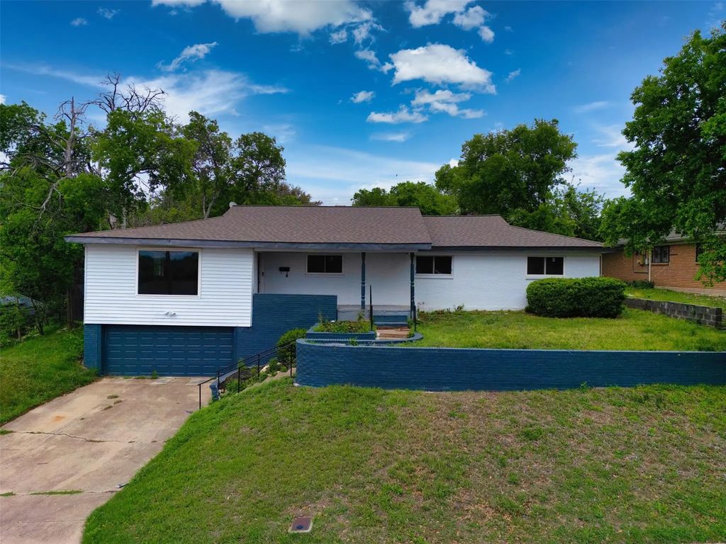 7401 Trimble Drive, Fort Worth