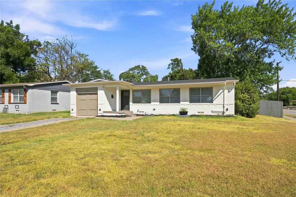 3243 Mayhew Drive, Dallas