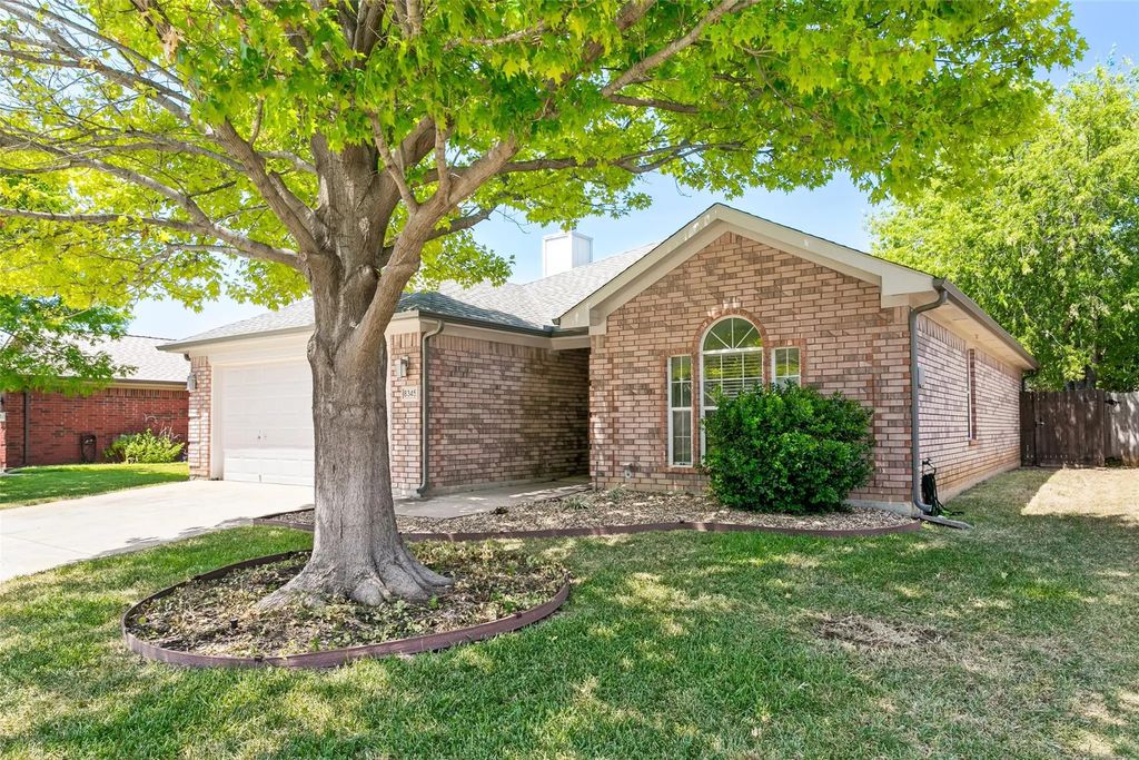 8345 Riversprings Drive, Fort Worth