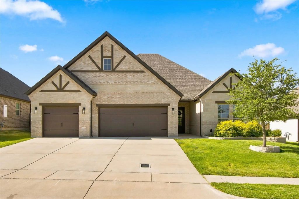 713 Chaparral Road, Sanger
