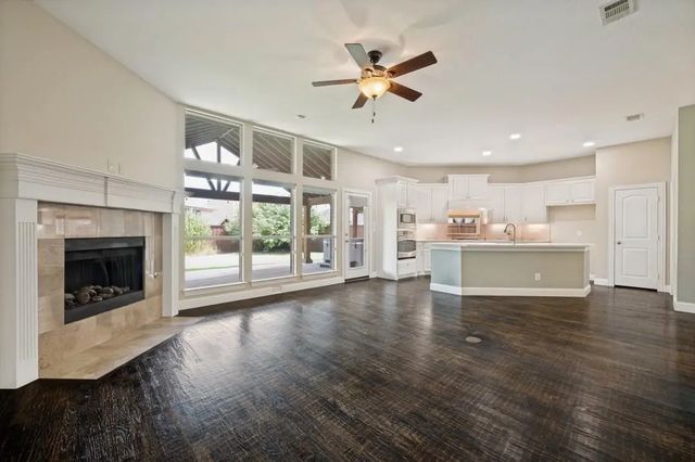 850 Woodview Drive, Prosper