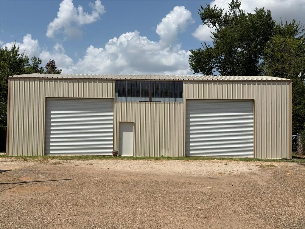 927 Main Street, Sulphur Springs