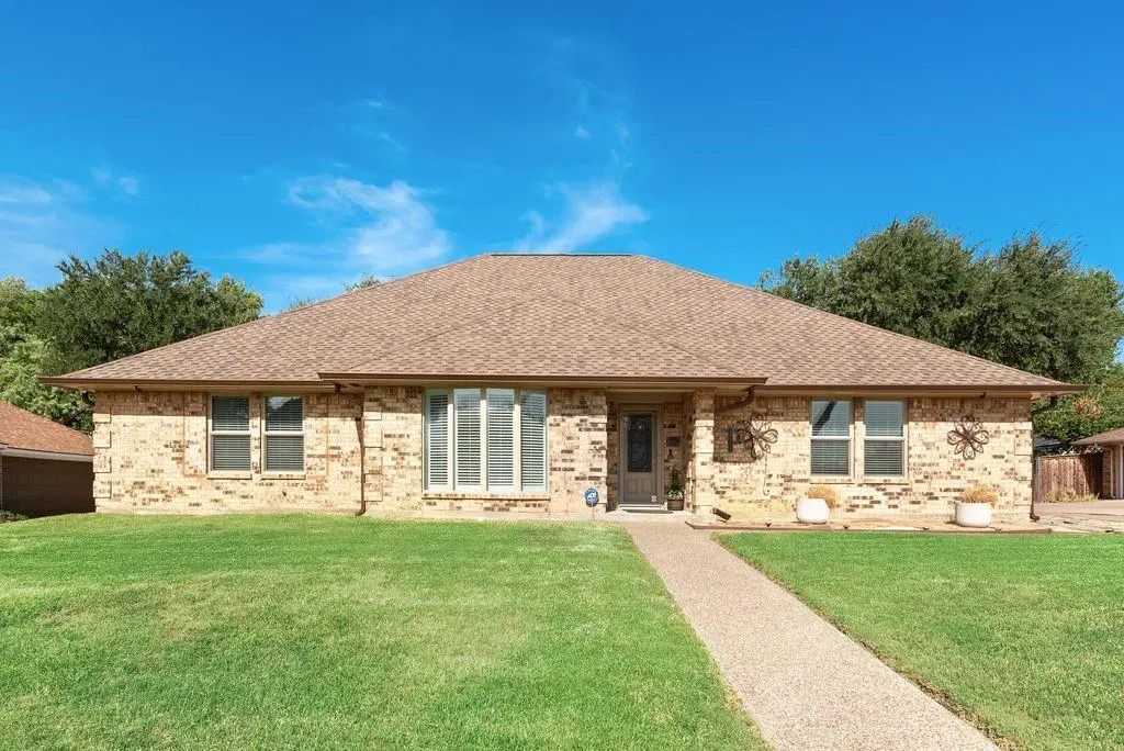 3713 Ridgewood Drive, Grand Prairie