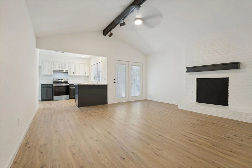502 Brian Drive, Grand Prairie