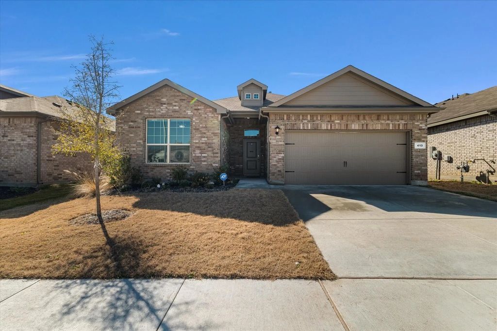 413 Drowsy Water Trail, Fort Worth