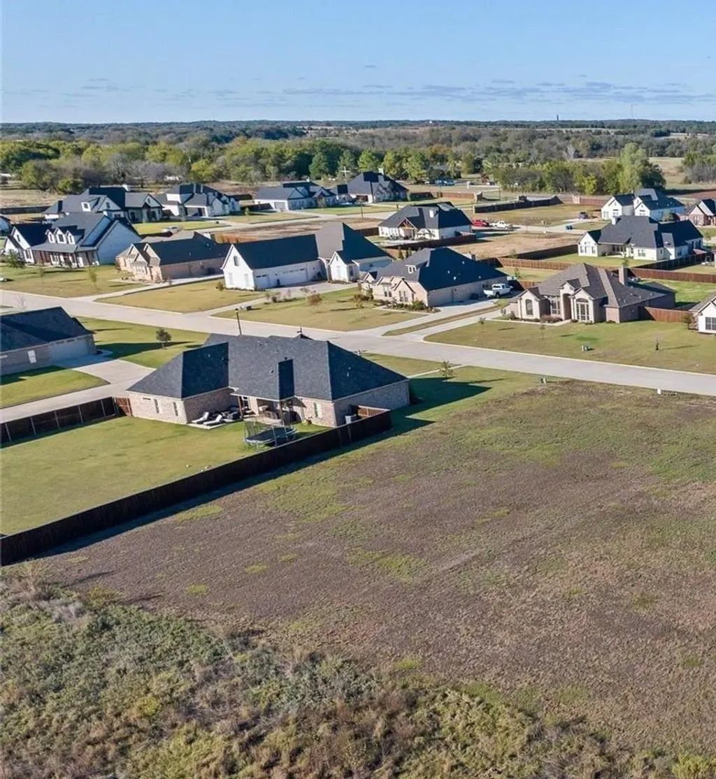 121 Shawnee Trail, Pottsboro
