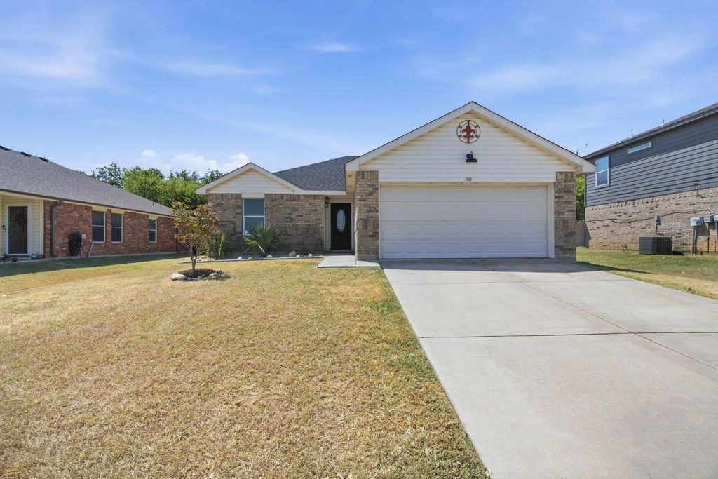 300 Deer Run Drive, Sanger