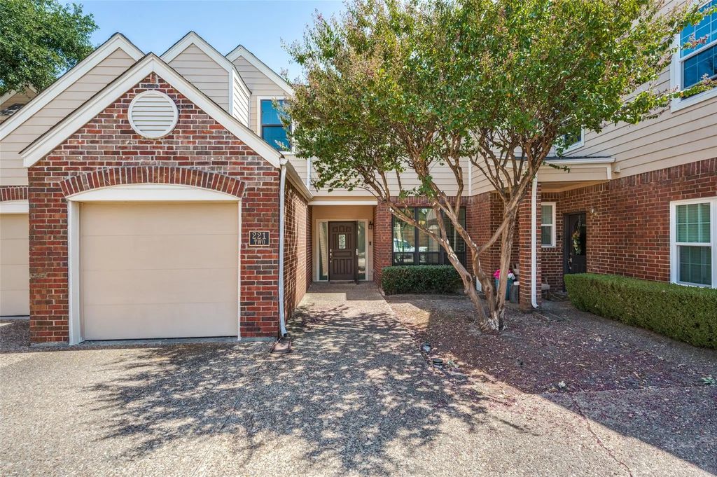 221 Cimarron Trail 2, Irving