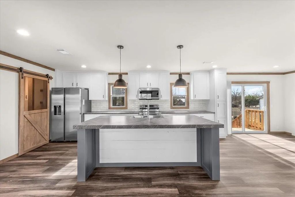 332 Creekview Meadows Drive, Springtown
