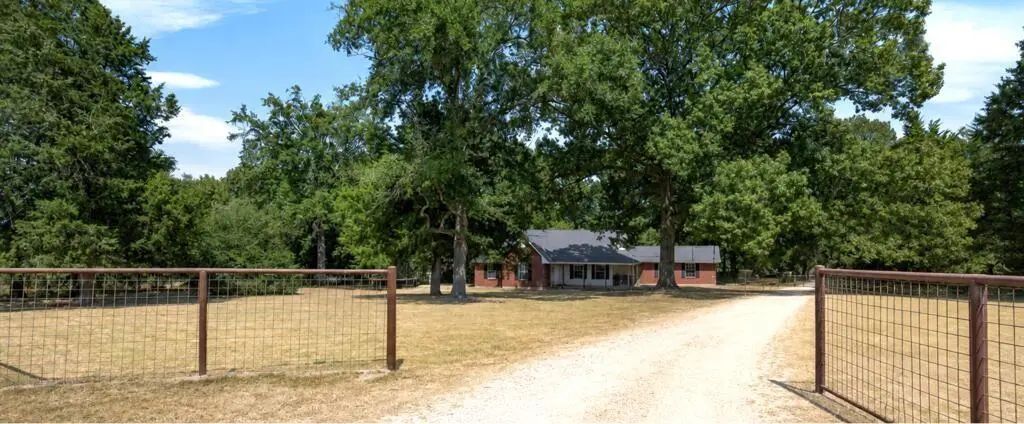 530 Vz County Road 2915, Eustace