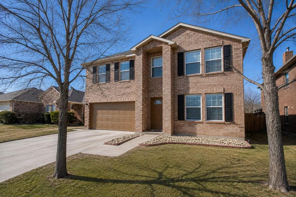 1812 Diamond Lake Trail, Fort Worth
