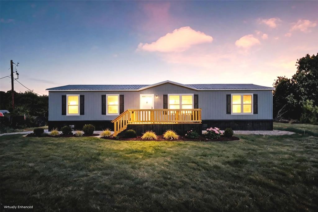 1221 County Road 805, Cleburne