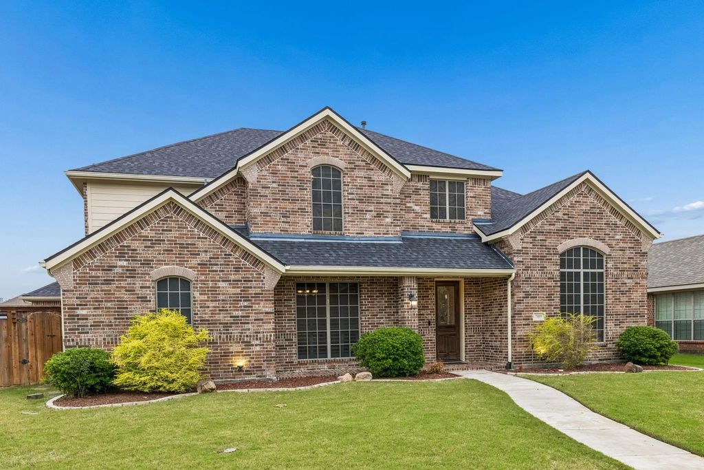 7109 New Bury Court, Rowlett