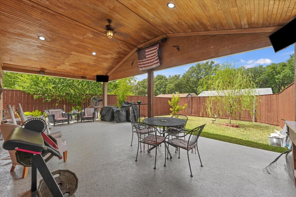 6317 Briar Knoll Drive, Garland