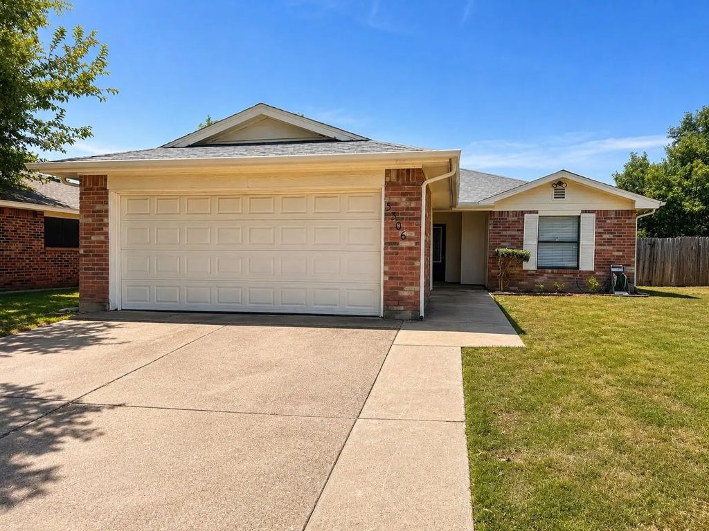 5306 Pampas Court, Arlington