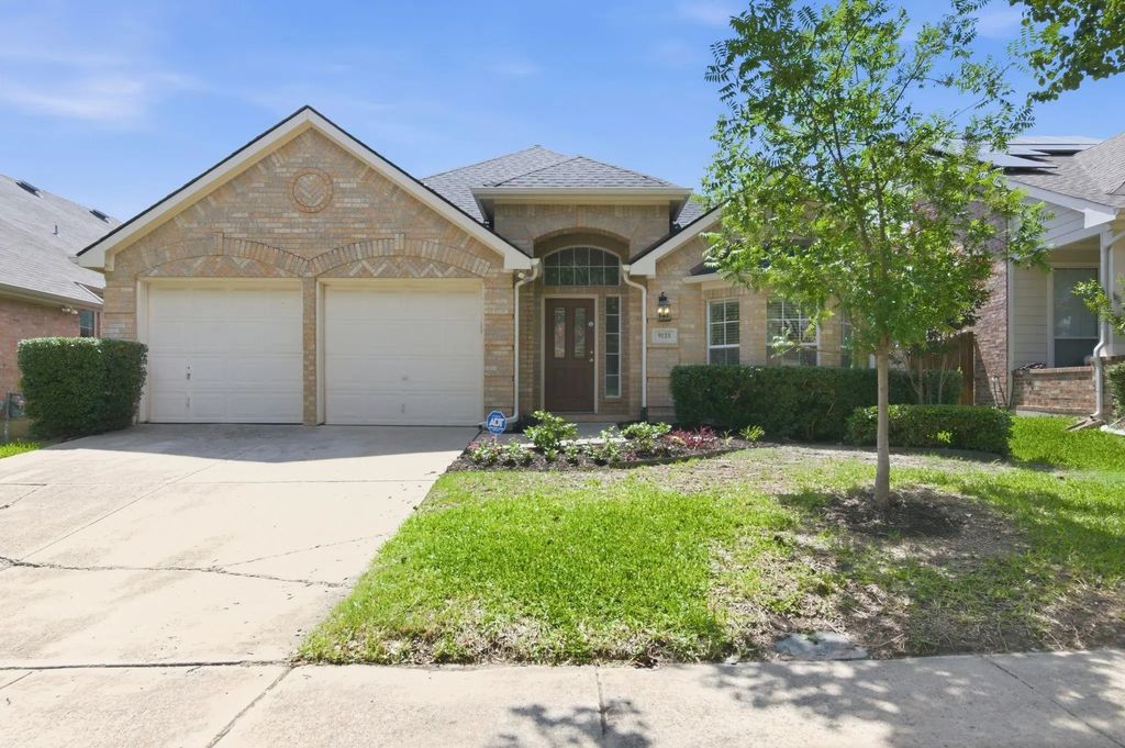 9125 Chardin Park Drive, Fort Worth
