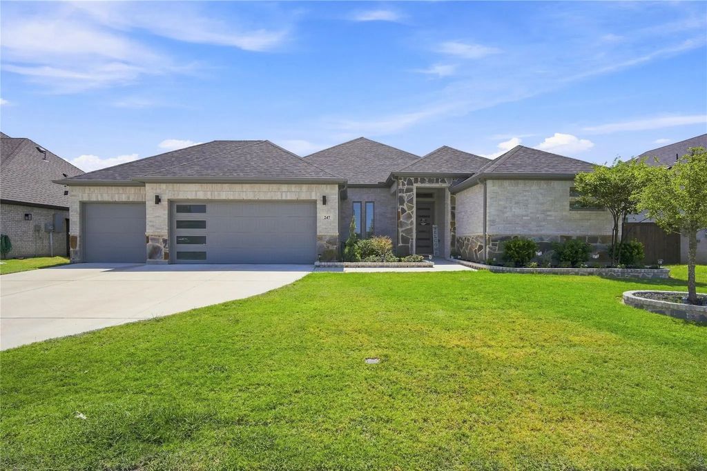 247 Half Moon Drive, Waxahachie