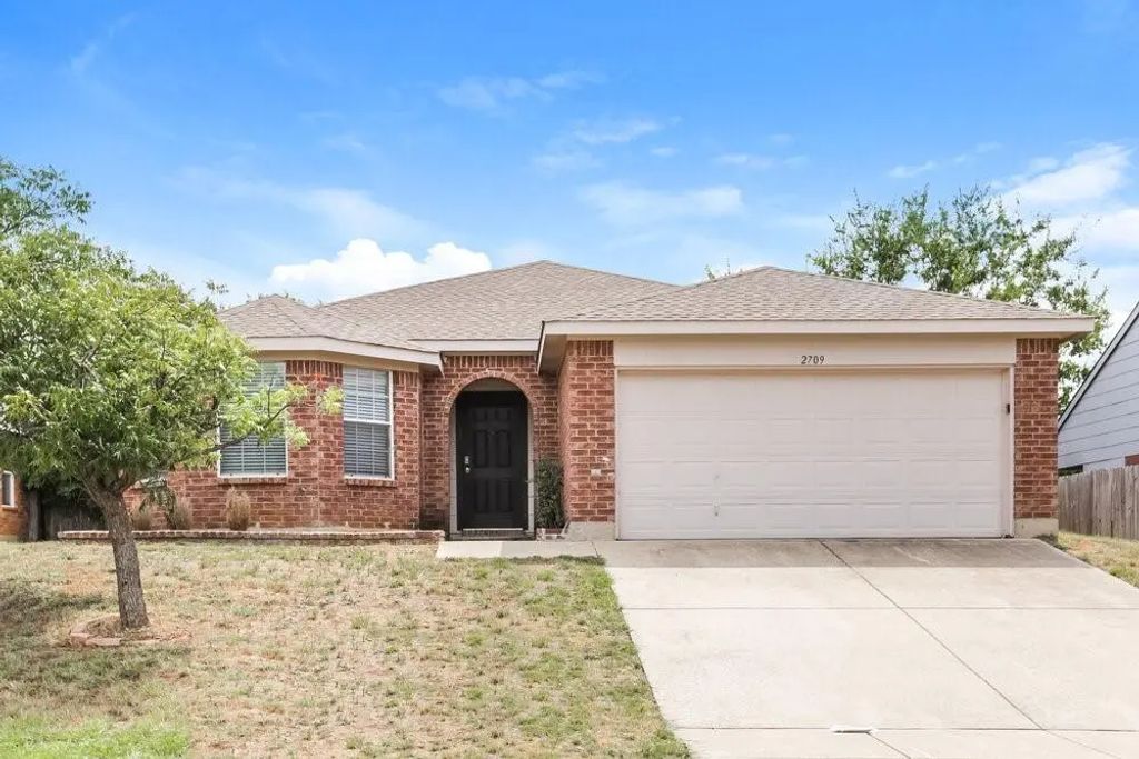 2709 Brea Canyon Road, Fort Worth