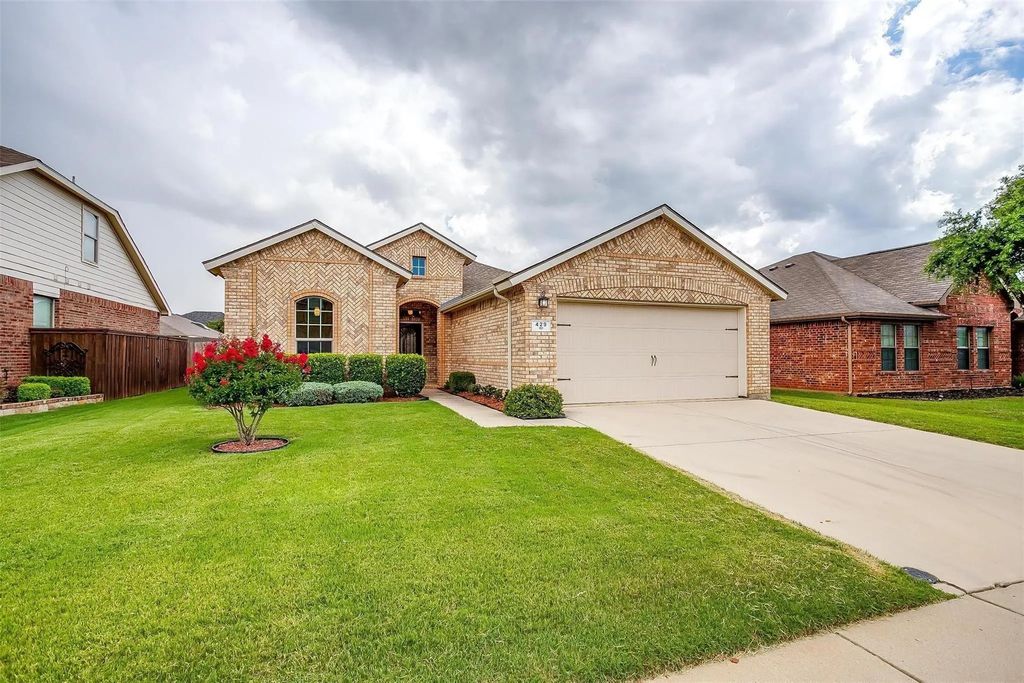 429 Foxcraft Drive, Fort Worth