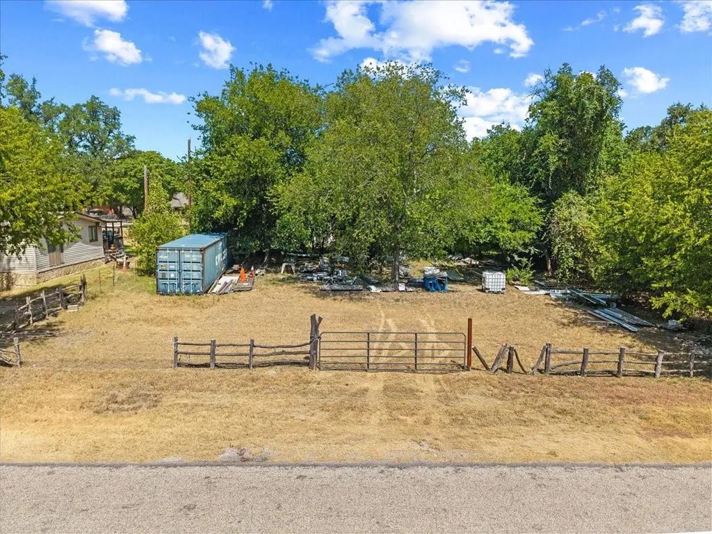 3010 Cedarhill Street, Granbury