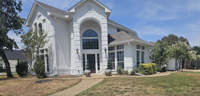 1601 Village Trail, Keller