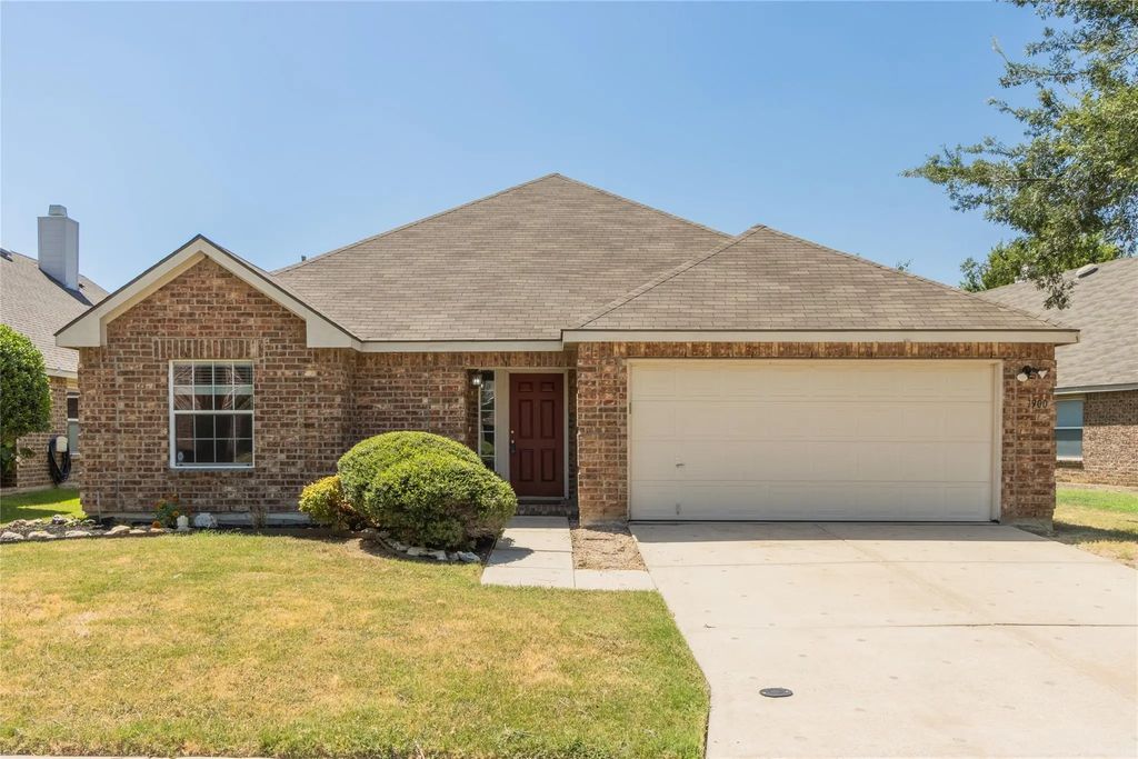 1900 Creek Crossing Drive, Fort Worth