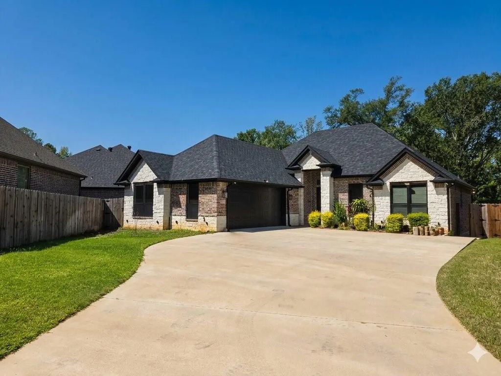 11034 Oak Springs Cove, Tyler