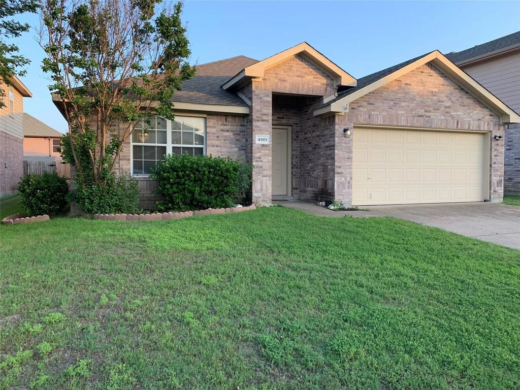4901 Palm Ridge Drive, Fort Worth