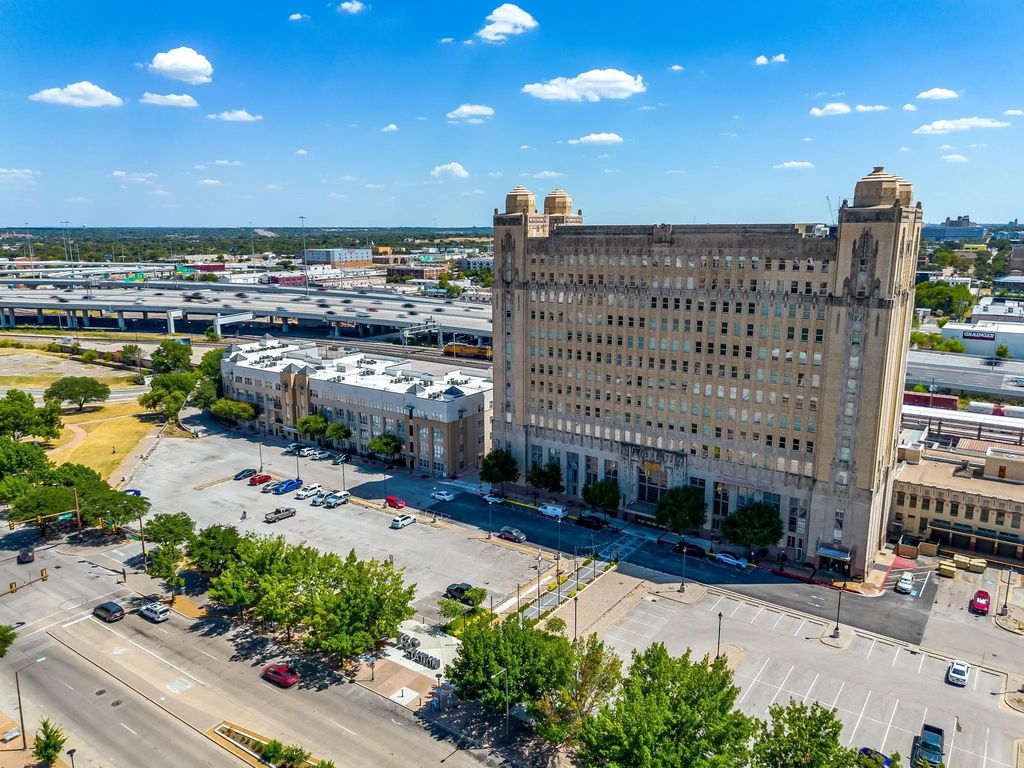 201 W Lancaster Avenue 320, Fort Worth