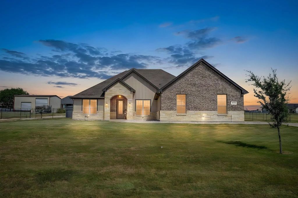 8032 County Road 1006, Godley