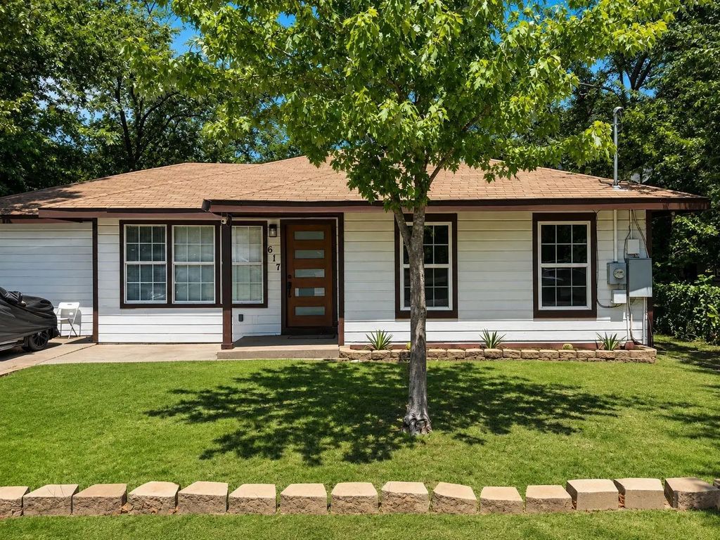 617 Mccubbin Street, Gainesville
