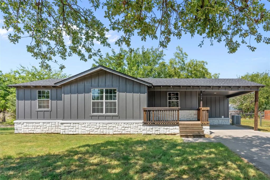 417 N Birch Street, Springtown