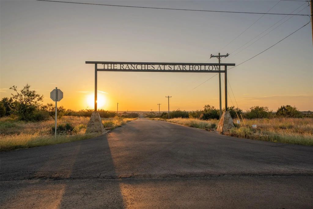 454 Mt Hollow Drive, Granbury