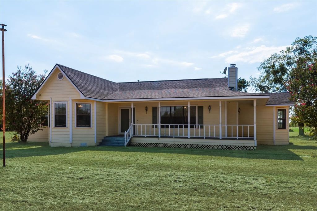 17450 Fm 2613, Kemp