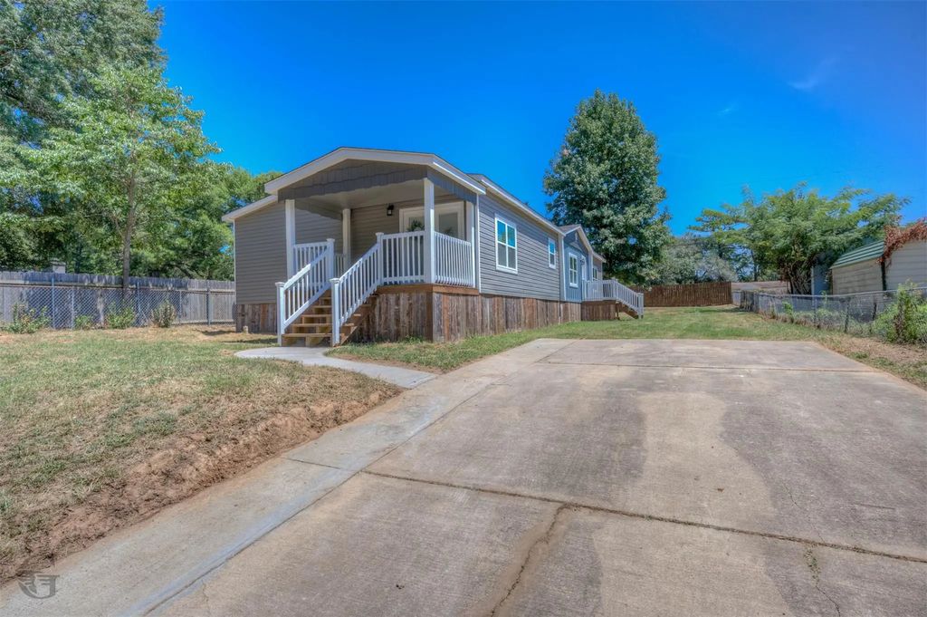 6823 Rockwell Place, Shreveport