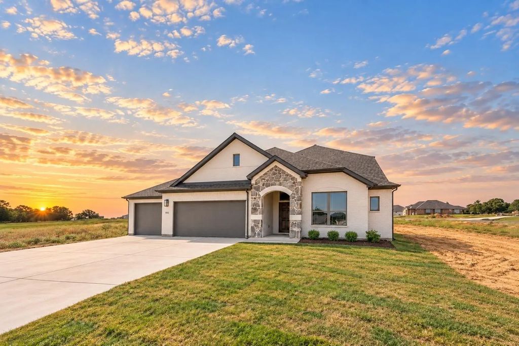 400 Mcalpine, Springtown