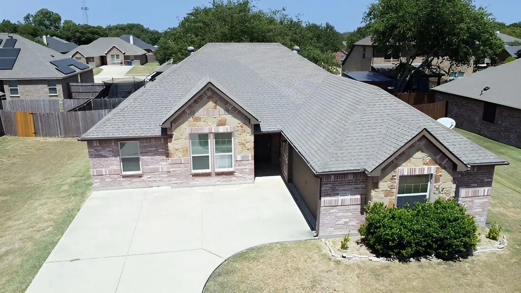 221 Anthony Lane, Red Oak