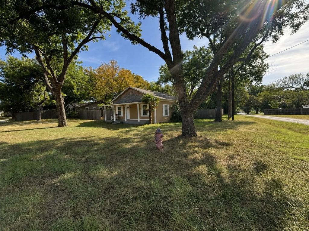 107 College Street, Joshua